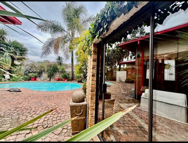 2 BEDROOM HOUSE FOR SALE IN VANDERBIJLPARK CE 1